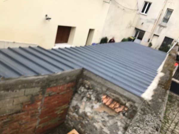Réfection complète couverture garage en bac acier anti-goutte - Après